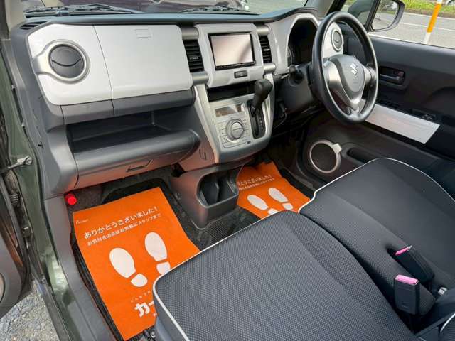 助手席シートです☆大きな汚れも無く、綺麗に保っております☆公共機関でお越しのお客様は最寄の駅までお迎えに上がります。お車でお越しの際は、鳥栖インターより約10分程度となります！！