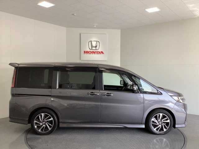 購入後も自社指定整備工場完備でお客様の愛車をしっかりサポート致します！御納車時には安全かつ安心してお乗り頂けるようホンダ専門知識を持つ整備スタッフが点検・整備・装備も説明をしてお渡ししております。
