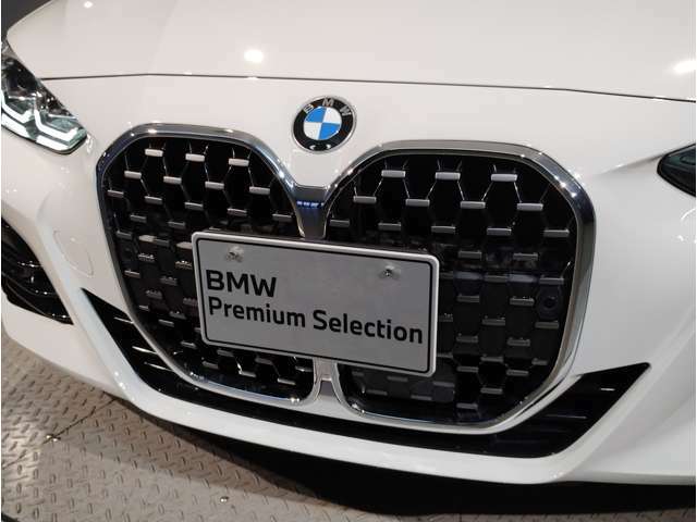 【拘りのFR】BMWが多く採用するFR車。ダイレクトでスポーティな加速感・シャープなハンドリングを実現。縦置きエンジンレイアウトにより、フラットで上質な乗り味です。