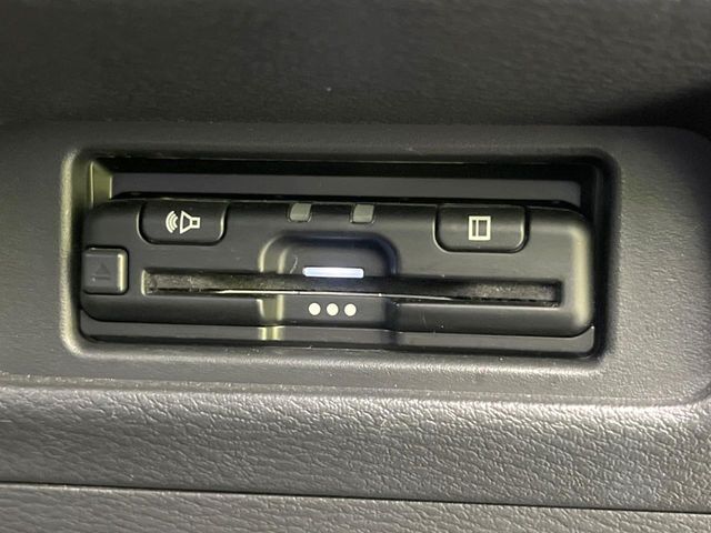 【ETC】高速道路の料金所をストレスなく通過！話題のスポットやサービスエリアに多い「スマートIC」利用時は必須のアイテムです。当店でセットアップを実施、ご納車当日からすぐにご利用いただけます！