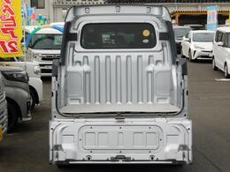 自社車検整備工場・鈑金塗装工場完備！！もしもの時も安心のアフターサービス！！