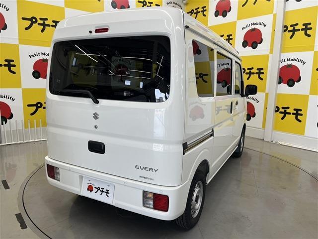 これからお車を購入し長くカーライフを楽しんで頂きたいと思い、当社スタッフは、そんな様々なお客様と安心して、楽しめるカーライフを一緒に考えてご提案させて頂いております。