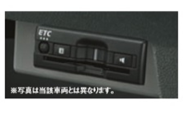 高速道路の料金所をスムーズに通過するための付属品がETC車載器です！　ETCカードをお持ちでない方には、スズキカードの申込みをオススメさせて頂いております。（カード申込みは要審査になっております）