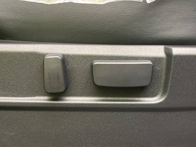 【パワーシート】スイッチ一つで簡単にシートの微調整が可能！電動だから力もいりません！快適なシートポジションにセットして、快適なドライブをお楽しみください。
