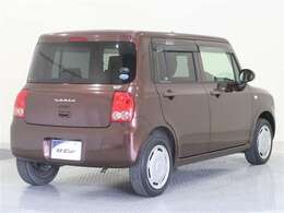 大きく開くバックドアは荷物の積み下ろしが楽です。