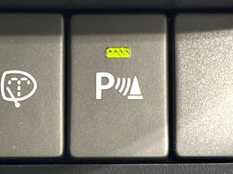 【クリアランスソナー】バンパーに付いたセンサーが障害物を検知！一定の距離に近づくとアラートで教えてくれます♪狭い駐車スペースや車庫入れ時も安心ですね☆
