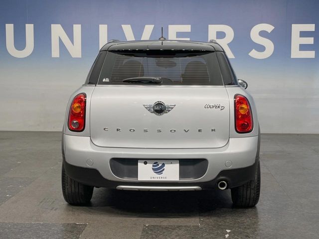 ●当店では第三者機関による車両品質鑑定を導入し、修復歴車を排除。鑑定書が発行されますので、ぱっと見ただけでは分からない箇所まで納得した上でご検討いただけます。※一部未実施の場合がございます。