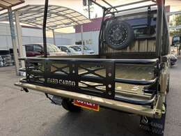 HARD CARGO ゲートプラス装備で、荷台からの荷物の落下防止や積載時の安心感がアップ。実用性に優れた人気アイテムです。