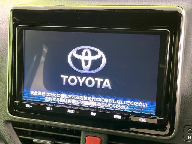 【大画面ナビ】人気の大型9インチナビを装備。存在感のある大画面はインパクト大！ナビ利用時のマップ表示は見やすく、テレビやDVDは臨場感がアップ！いつものドライブがグッと楽しくなります♪