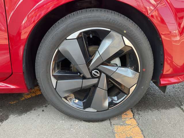 ブリヂストン TURANZA 205/50R17　日産純正ホイール