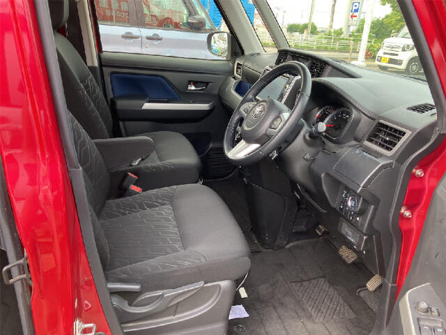 ナオイオートでは自動車保険（あいおいニッセイ同和、損保ジャパンなど）も取り扱っております。当社は自社鈑金工場を併設しております。自動車保険も含めてお客様のカーライフをサポートさせて頂きます！
