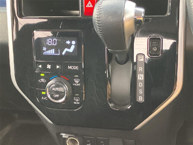 軽自動車は、小回りも楽々です！とても運転しやすいお車ですよ！