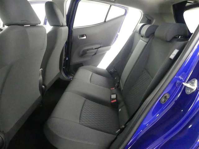 ゆとりある広々とした車内空間は、ドライブを始め買い物やレジャーなど、幅広く活躍します。一人でもみんなとでもお出かけを楽しみましょう！