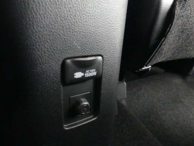 非常時やキャンプなどに役立つAC100Vコンセント付きです。