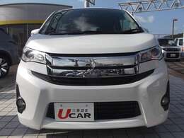 フロント全体を存在感ある大型クロムメッキグリルとディスチャージランプを組み込んだ緻密なヘッドランプにより、精悍な表情とし、大型バンパー、サイドエアダム、リヤスポイラーにより、力強さと安定感あるデザイン