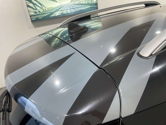 MINI正規ディーラー/認定中古車2年保証　1オーナー　禁煙　弊社下取　ルーフラッピング　アクティブクルーズコントロール　AppleCraPlay　バックカメラ/前後障害物センサー　衝突被害軽減ブレーキ　17インチAW