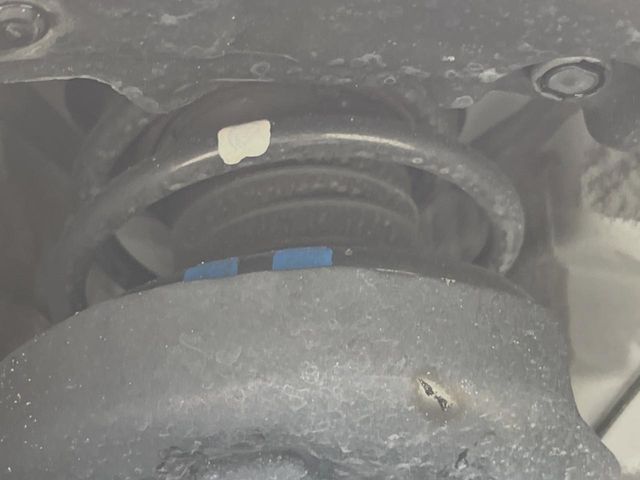 お車を安心してお乗りいただく為には、足回りの定期点検が欠かせません。サービスサポート（有償保証）では無料点検もご提供しており、安心のカーライフをお過ごしいただけるサポート体制が整っています。