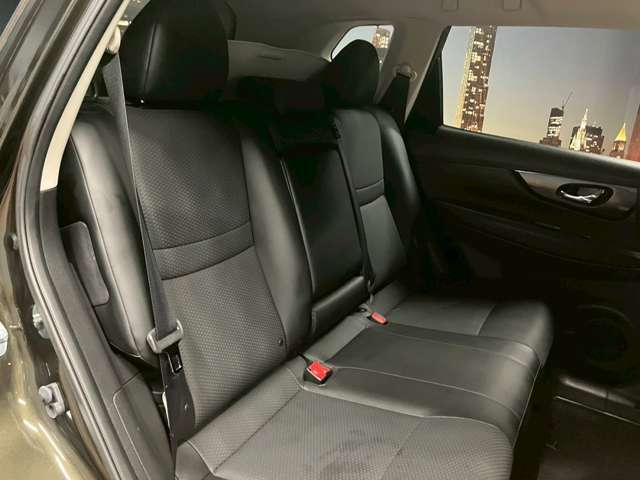 車内もキレイで嫌な臭いもありません☆車内の臭い、汚れが気になる方は内装のスチームクリーナーも施工可能です♪