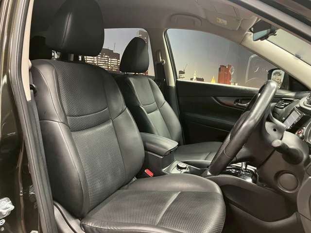 車内もキレイで嫌な臭いもありません☆車内の臭い、汚れが気になる方は内装のスチームクリーナーも施工可能です♪