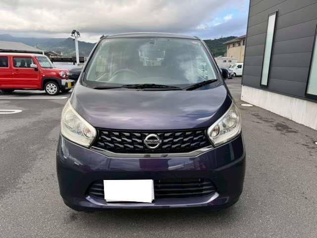 当店は指定工場と板金工場を完備した整備にも強いお店です。購入後のアフターもご安心くださいませ。