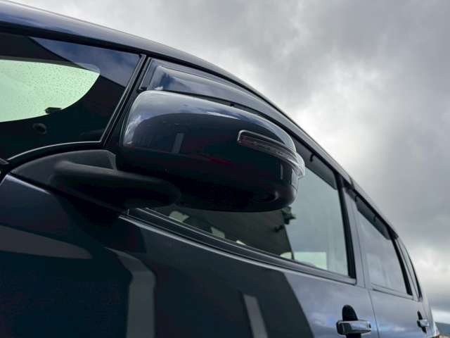 当店は指定工場と板金工場を完備した整備にも強いお店です。購入後のアフターもご安心くださいませ。