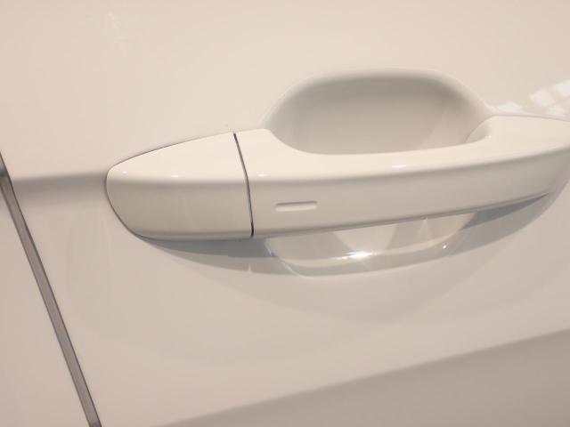 ”Keyless Access”によって、ドアハンドルに手をかけるだけでドアロックが解除できます！