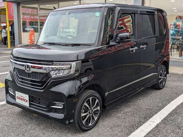 当店でお車をご購入いただき、さらに「有料保証」プランにご加入いただくと、特典としてオイル交換10回分の無料チケットを差し上げます。