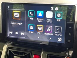 【ディスプレイオーディオ】お手持ちのスマートフォンとの連携で、ナビや音楽再生など各種アプリを使用可能。スマホに近い感覚でお使いいただけます♪
