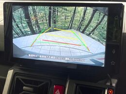 【バックカメラ】駐車時に後方がリアルタイム映像で確認できます。大型商業施設や立体駐車場での駐車時や、夜間のバック時に大活躍！運転スキルに関わらず、今や必須となった装備のひとつです！