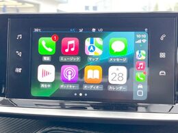 ●Apple　Car　Play：スマホとの有線接続で、ナビ・オーディオ再生などスマホのアプリ機能が画面でも使える便利機能です！