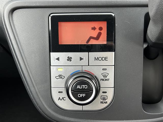 気になる車はすぐにお問い合わせください！画面右側の0066から始まる無料ダイヤルからお問い合わせ下さい！専門スタッフがお車のご質問にお答えいたします！