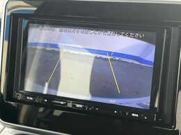 【バックカメラ】駐車時に後方がリアルタイム映像で確認できます。大型商業施設や立体駐車場での駐車時や、夜間のバック時に大活躍！運転スキルに関わらず、今や必須となった装備のひとつです！