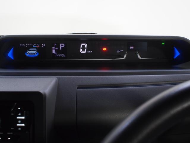 メーターパネル右側はアダプティブクルーズコントロール専用のディスプレイ。先行車や自車線の感知状態や設定車速等をひとめで確認できます。