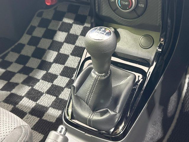 【フロア5速MT】走りの5速MT！！スポーティーな走行をお楽しみいただけます♪