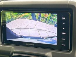 【バックカメラ】駐車時に後方がリアルタイム映像で確認できます。大型商業施設や立体駐車場での駐車時や、夜間のバック時に大活躍！運転スキルに関わらず、今や必須となった装備のひとつです！