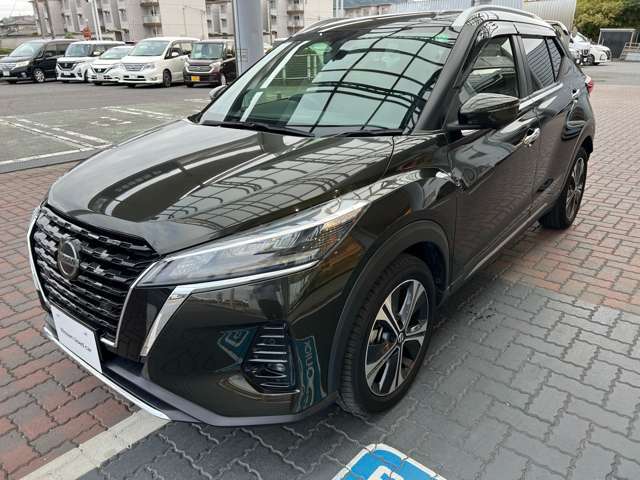 この車は、日産でご案内している高品質宣言車で、安心と満足のカーライフ宣言車です。安心していただけるよう、決められた整備内容や充実した保証内容でカーライフをサポートします