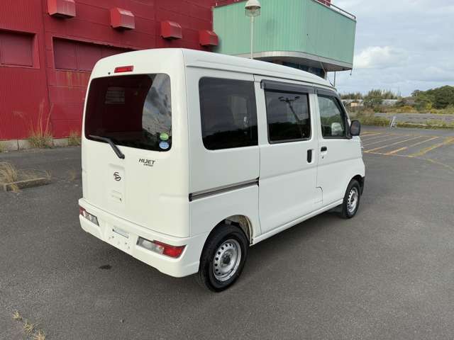 ☆チャンスの魅力6☆　チャンスでは、陸運支局指定の自社整備工場を完備しています。納車前の整備はもちろん、購入後の車検やアフターサービスもお任せ下さい！！自社整備スタッフが真心こめて作業させて頂きます。