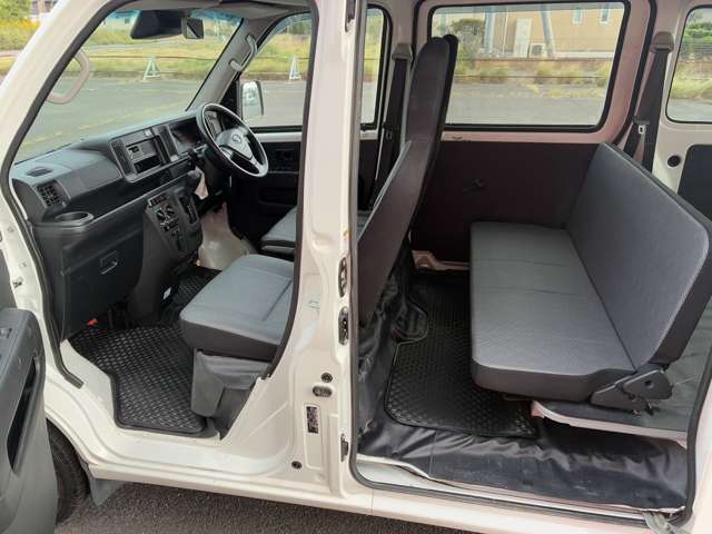 ☆チャンスの魅力10☆　　お客様に少しでも安くお車を提供するために、チャンスでは店舗看板や、装飾、展示車両用のポップやシールなど、ほとんどの物を自社制作しています！スタッフの手作りの物も多数あります！