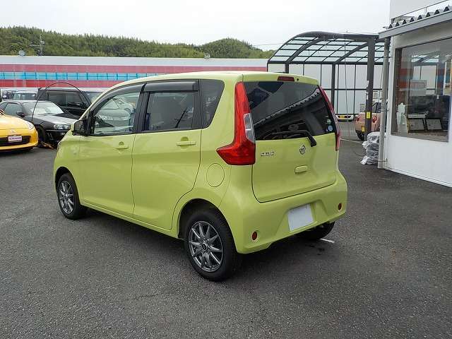 お支払いをローンでお考えの方は、お得な車検パックのご契約で、実質年率3.9％をご利用いただけます。次回の車検代行、エンジンオイル交換3回が無料、撥水コーティングなどが付いたお買い得プランです。