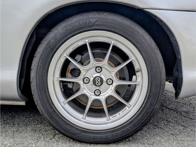 195-50R15　左後ろ