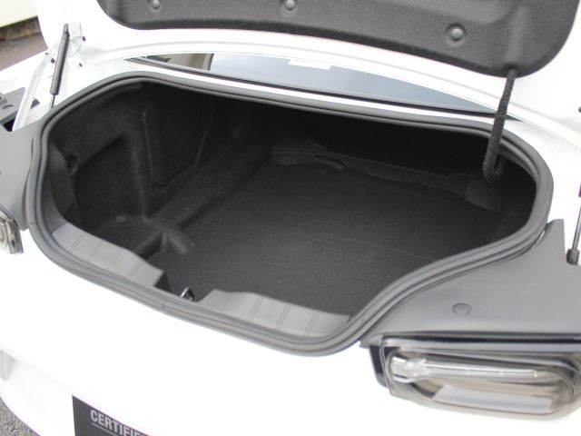 私たちBUBUチャンネルは国内10番目の自動車メーカー光岡自動車直営の輸入部門です。北海道から九州まで全国ネットワークでお応えします。