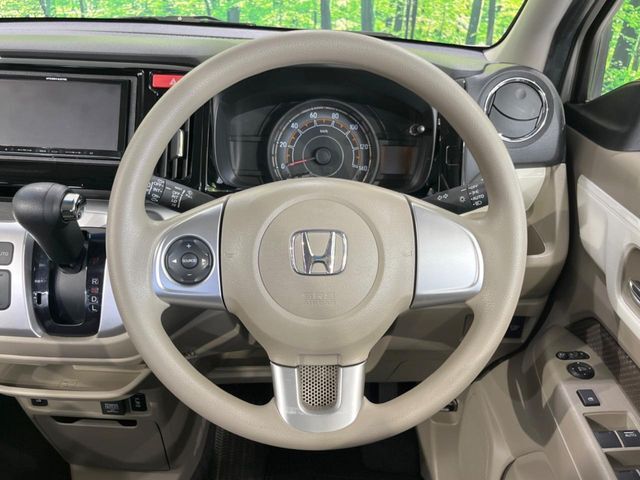 【ステアリングスイッチ】運転中、前方から目線をそらすことなく、オーディオ等の操作が可能な便利機能！安心＆快適なドライブを演出してくれます♪