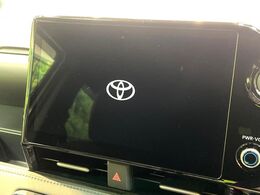 【ナビ機能付きディスプレイオーディオ】ナビ機能搭載の他、お持ちのスマートフォンと連携して、ナビやbluetoothでの音楽再生が可能です♪デザインはもちろん操作性も良好！