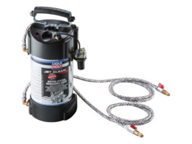 LIQUI MOLY ジェットクリーンプラスで　インジェクション・インテークバルブ・プラグ及び燃室内の堆積物を除去作業を施工し納車いたします