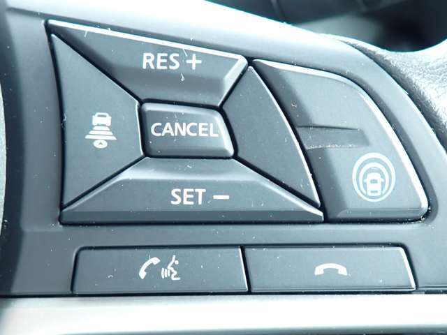 プロパイロットは、お車がアクセル・ブレーキ・ステアリングをサポートし高速道路のような長距離ドライブでの疲れを軽減してくれますので快適にお乗りいただけます♪