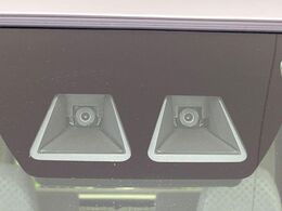 【スマートアシスト】走行中に前方の車両等を認識し、衝突しそうな時は警報とブレーキで衝突回避と被害軽減をアシスト。より安全にドライブをお楽しみいただけます。