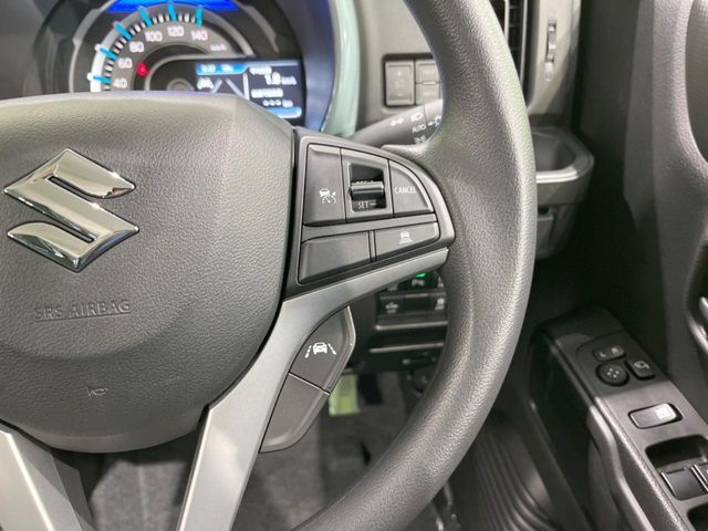 【アダプティブクルーズコントロール】高速道路での長距離走行が楽に！！自動で速度を保つクルーズコントロールが、衝突軽減システムと連携し、前方の車両を感知して車間を保つように速度調節してくれます！！