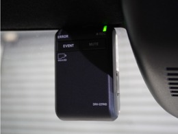 【ドライブレコーダー】万が一のときにしっかりと証拠を残しましょう！旅の思い出をドライブ映像としても残せます！　わずかなご負担で最新機種の装着も可能です。お気軽にお申し付けください。