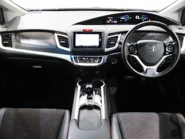 操作性に優れた運転席となります！小物入れや各ボタンの配置にこだわり、使いやすいです！座り心地もよく視認性も良好なのでロングドライブもお任せ下さい！