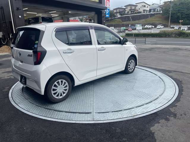 右斜後の写真です！ピカピカに磨いた自慢の車両です！Webサイトでは動画も配信中♪ → https://asukapeople.com/　他の画像が見たい場合は是非お問合せ下さい！